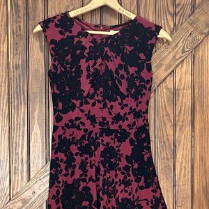 Wisp Womens Burgundy & Black Floral Flyaway Skirt Dress w/ Keyhole Detail~ Sz 2